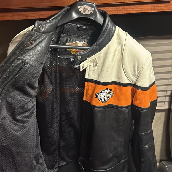 His and Her matching leather Harley Davidson Jackets - Picture 2 of 7